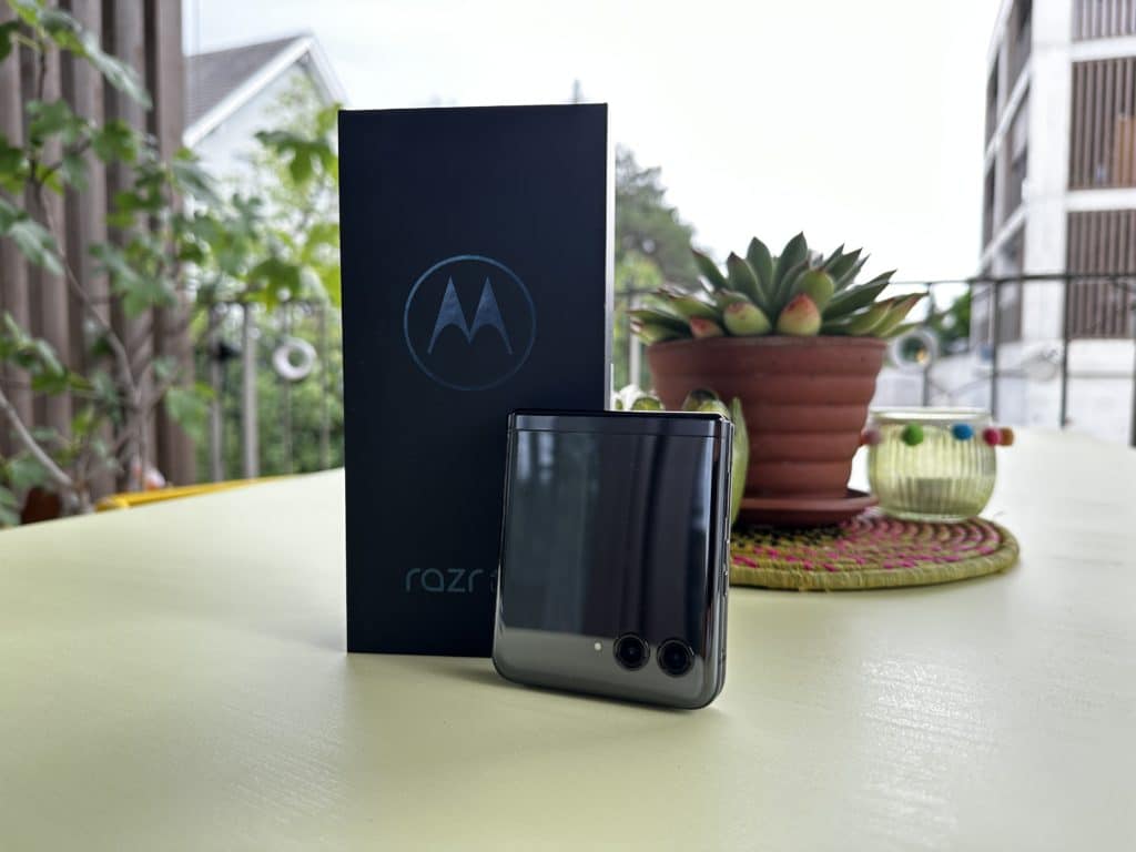 Motorola Razr 40 Ultra mit Verpackung