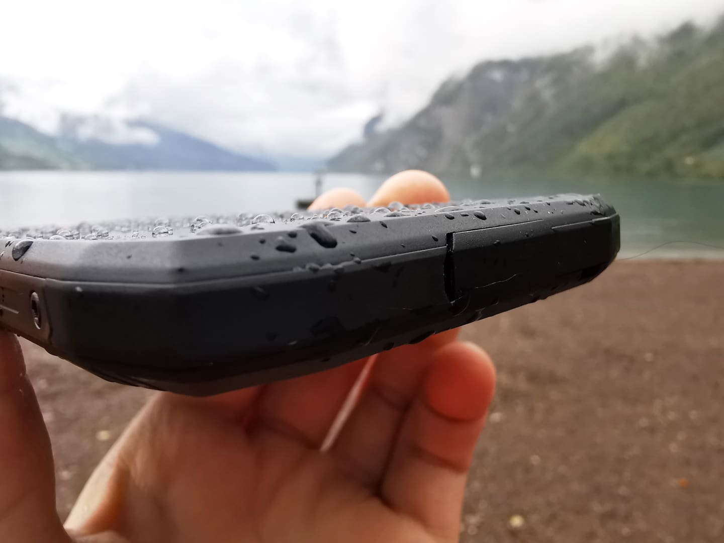 Outdoor-Smartphone Handy Crosscall Action X-3 Test Review Wasserdicht
