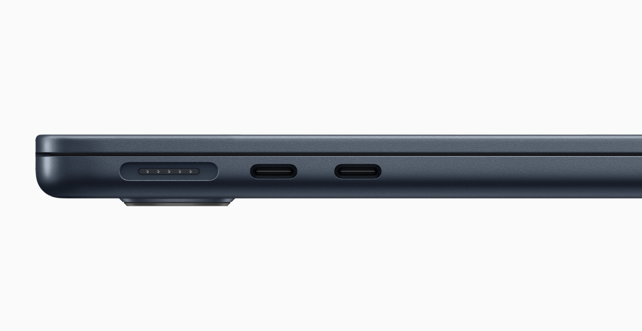Apple MacBook Air 2022: Das sind die Anschlüsse, inklusive MagSafe.