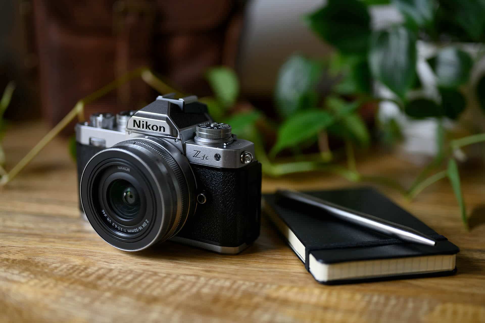 Nikon Z fc: Neue DSLM-Kamera im Retro-Design.