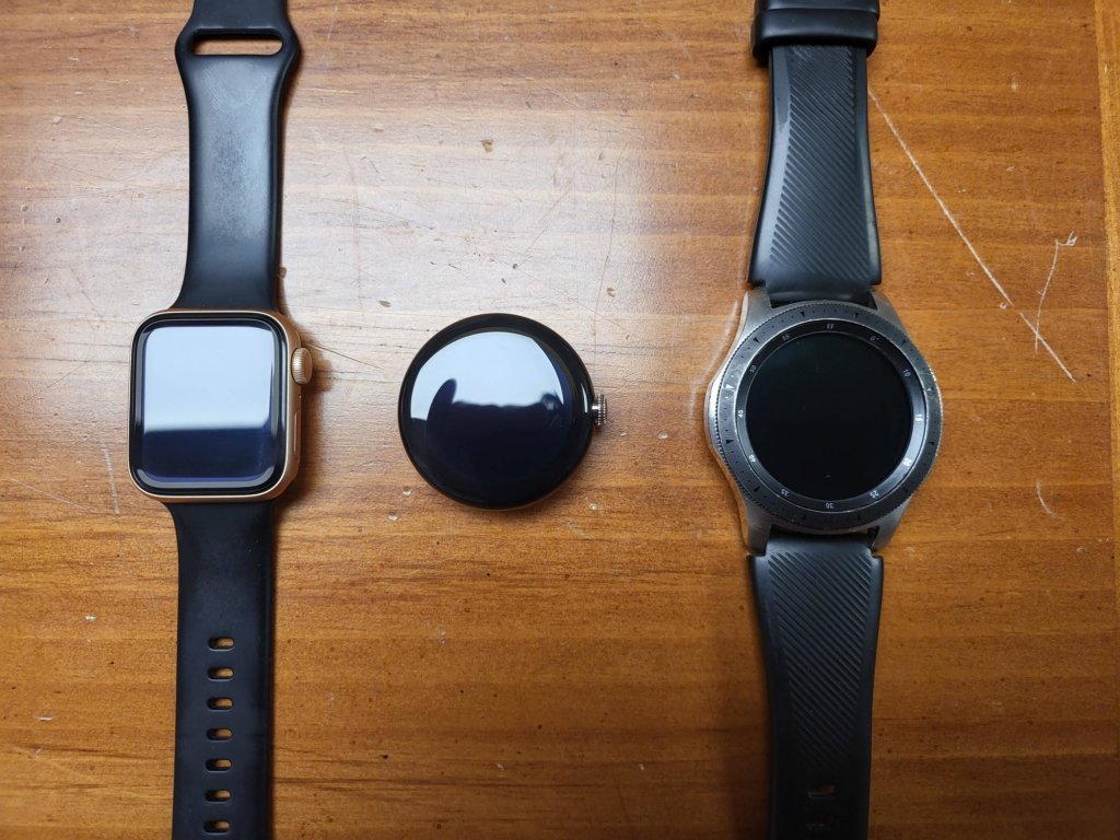 Grössenvergleich Google Pixel Watch vs. Apple Watch vs. Samsung Galaxy Watch