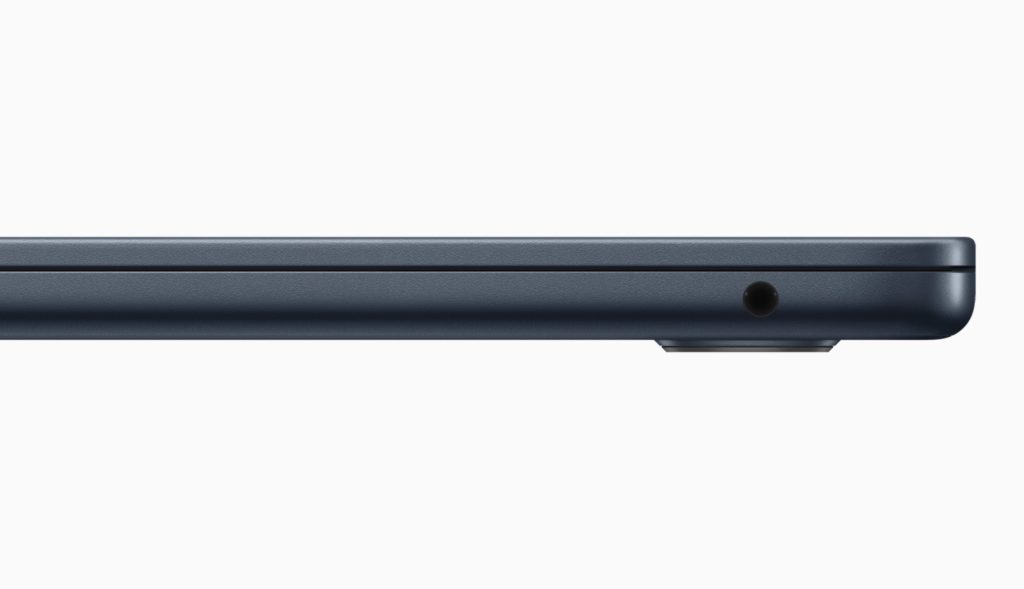 Apple MacBook Air 2022: Gibt es einen Kopfhöreranschluss? Ja!