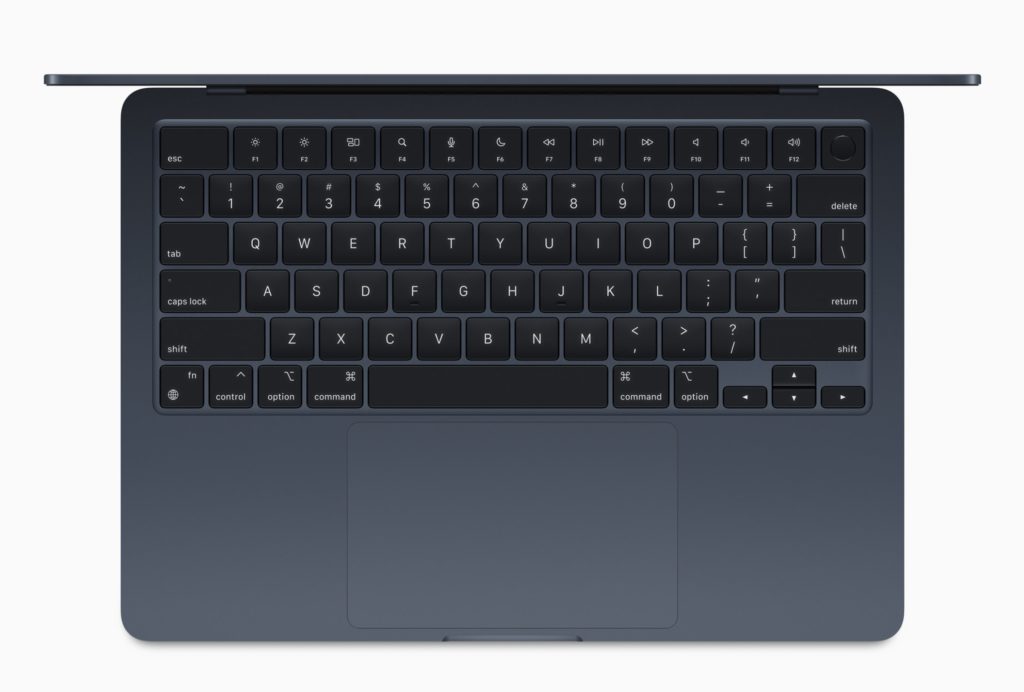 Apple MacBook Air 2022: Tastatur und Trackpad.
