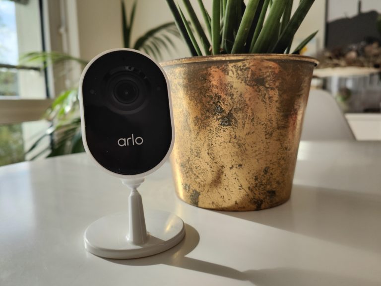Die Arlo Essential Indoor Camera überzeugt im Test