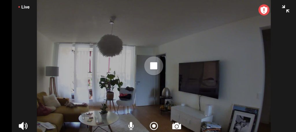 Arlo Essential Indoor Camera mit 130 Grad Sichtfeld
