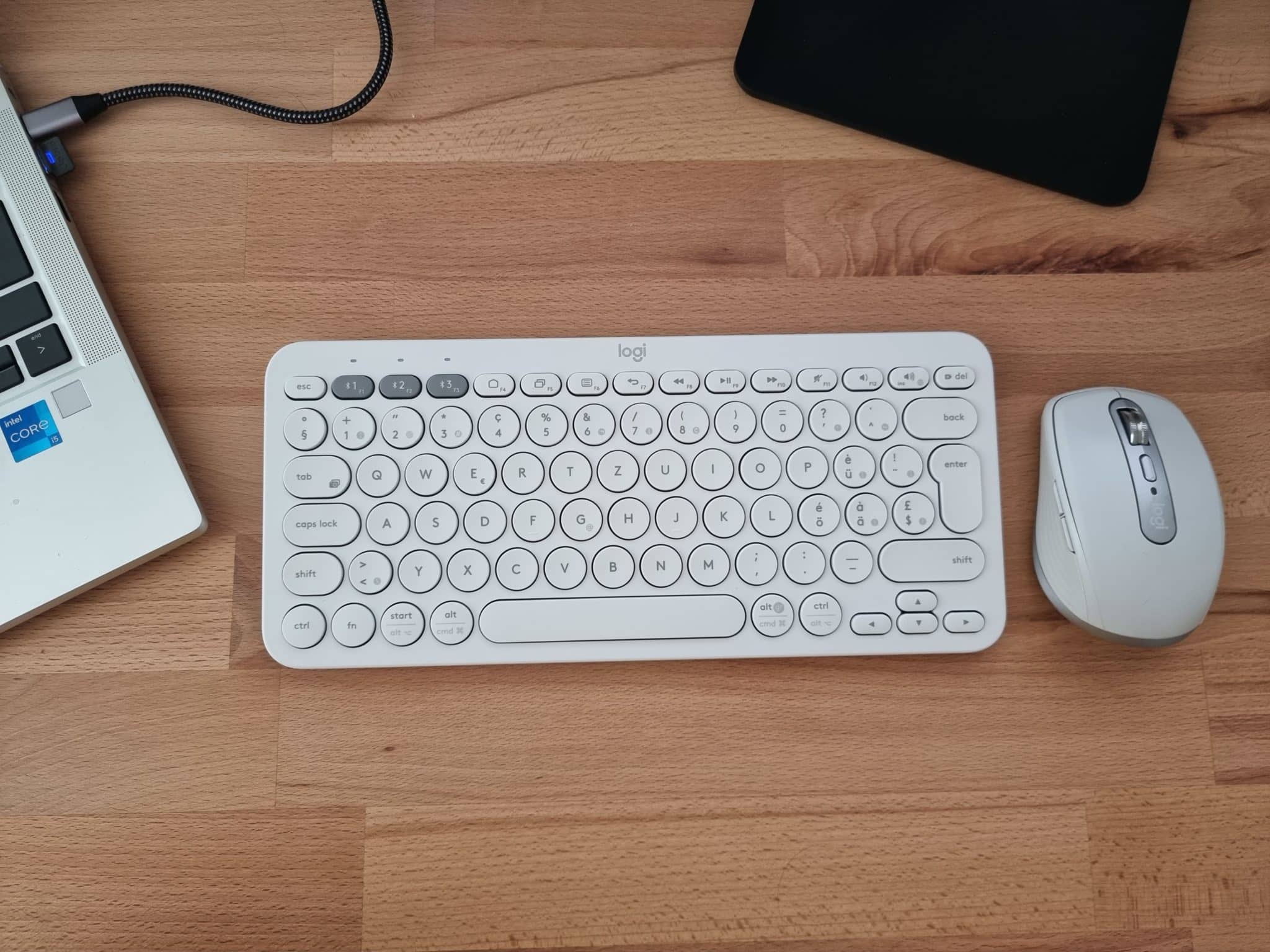 Die Logitech K380 Tastatur mit der MX Anywhere 3