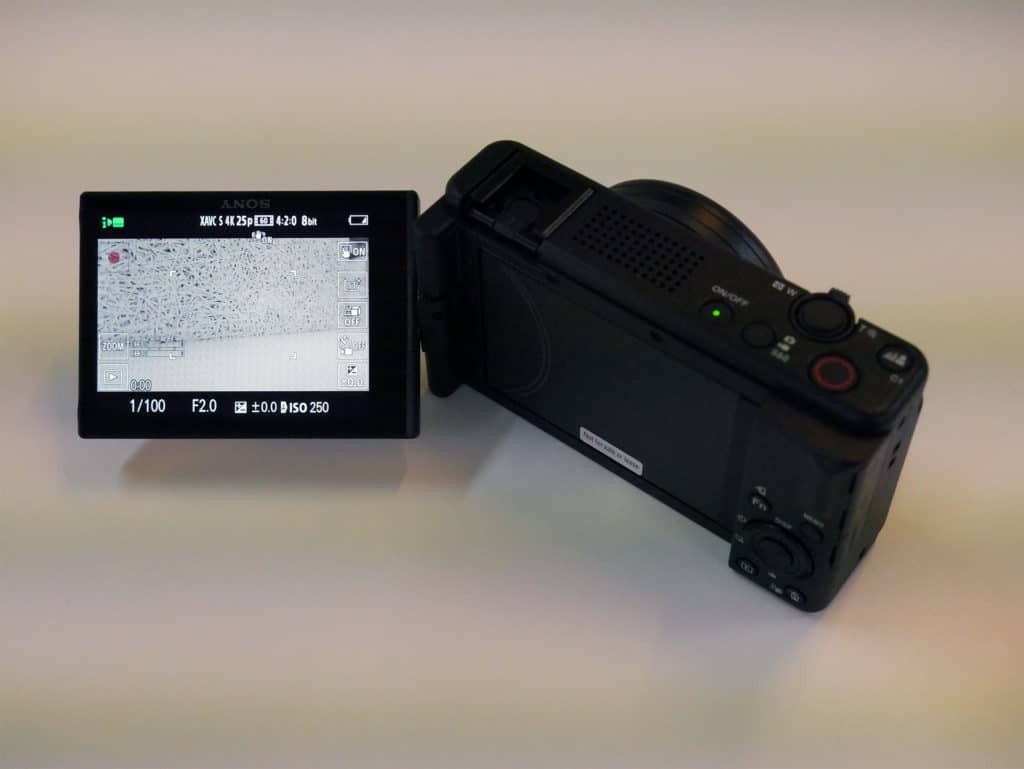 Sony ZV-1F Bildschirm ist drehbar.