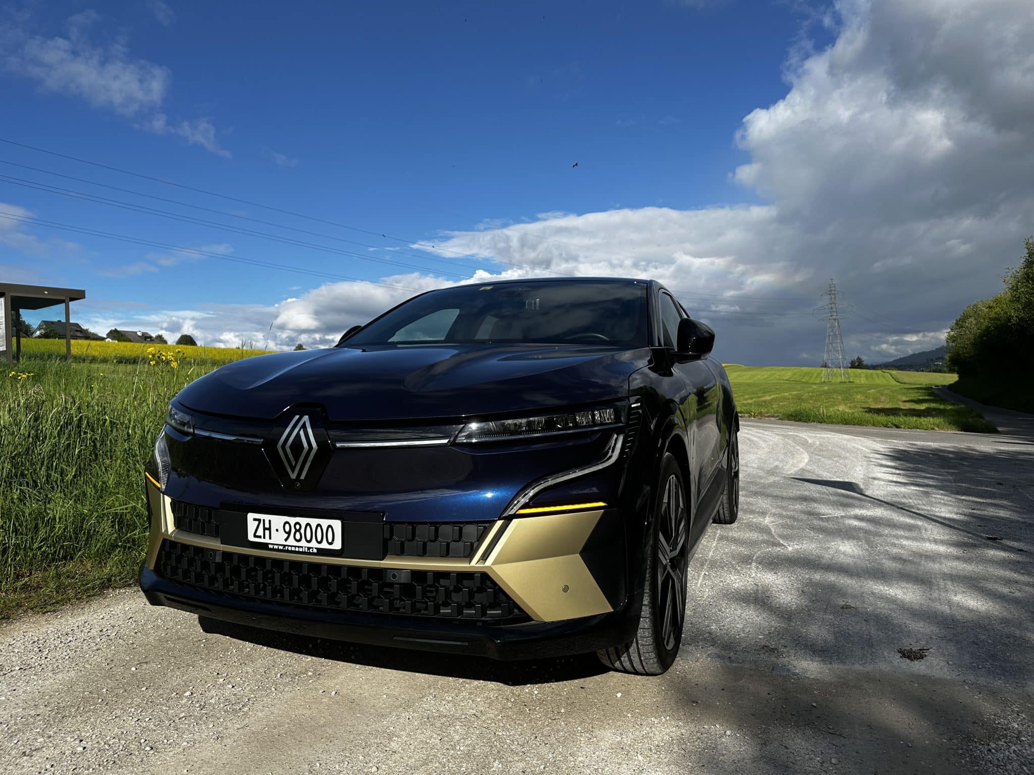 Vorderansicht des Renault Megane E-Tech Electric