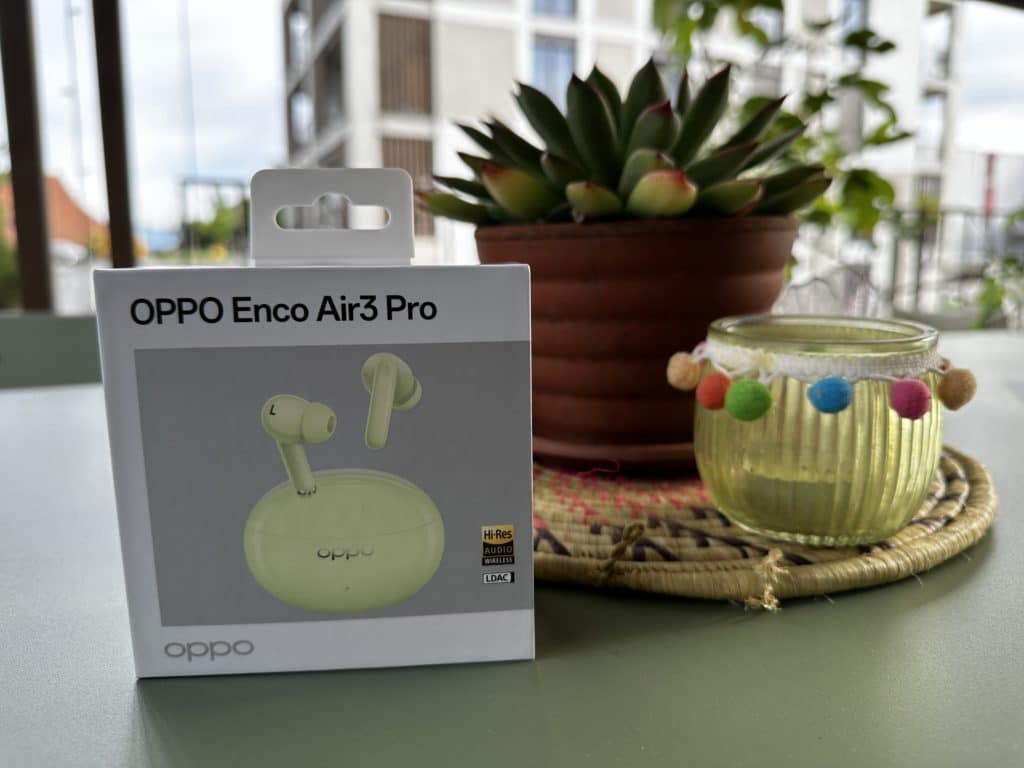 Die Oppo Enco Air3 Pro in einer Verpackung