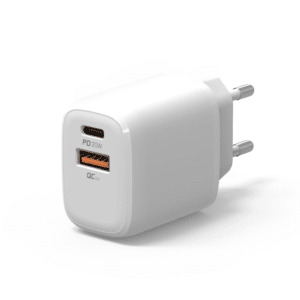 Lade-Adapter für USB-C und Lightning-Kabel. Quick Charge 3.0 und 20 Watt.