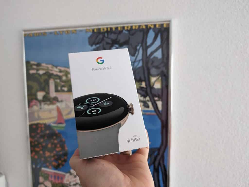 Verpackung der Google Pixel Watch 2